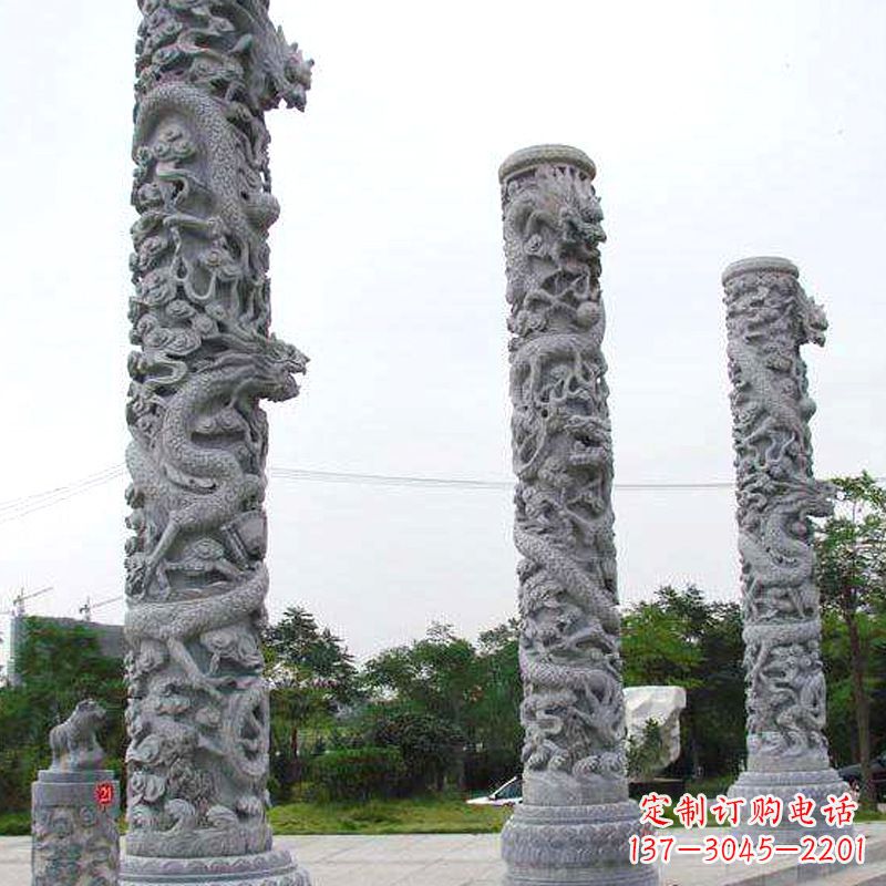 烟台公园龙柱雕塑
