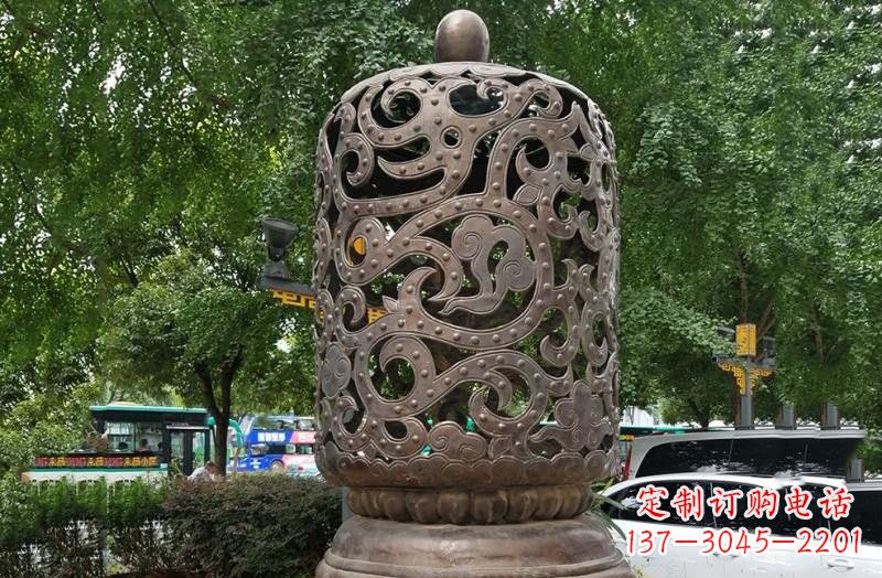 烟台浪漫精致镂空灯笼铜雕