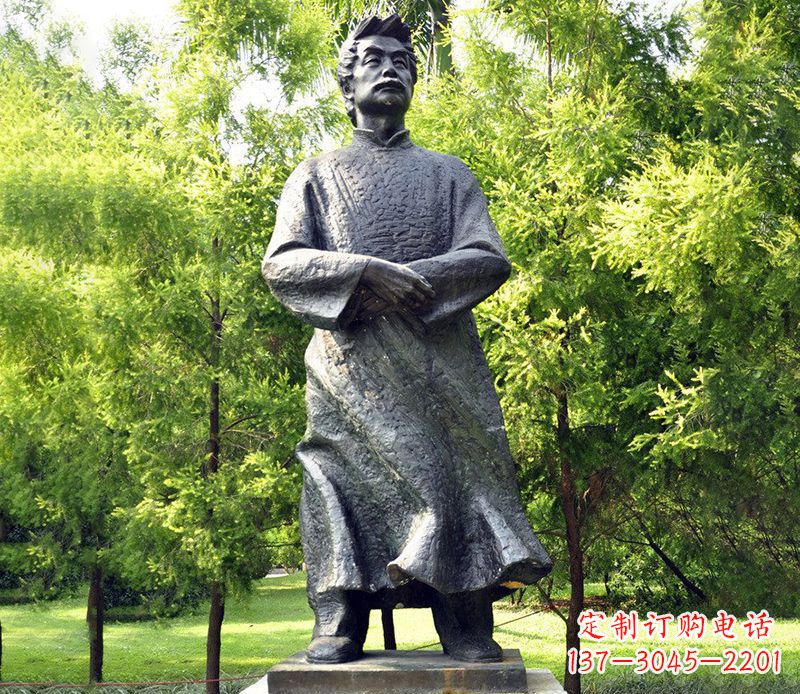 烟台公园鲁迅名人铜雕