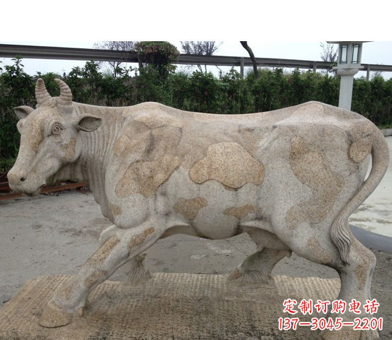 烟台中领雕塑精美绝伦的奶牛石雕