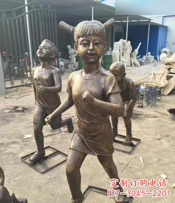 烟台铜雕童年小狗陪伴儿童奔跑的时光