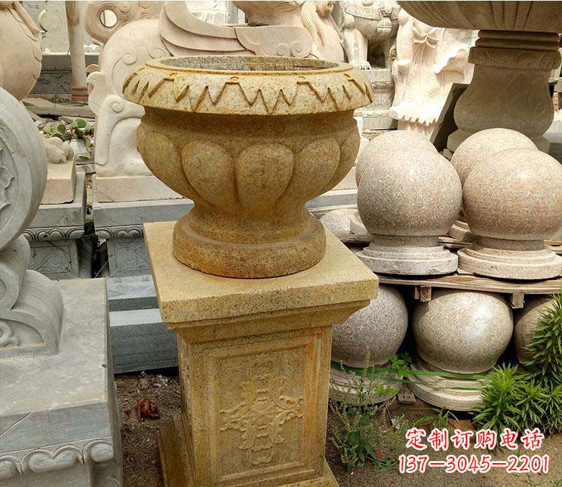 烟台砂岩花盆景观石雕--美观多彩的室外装饰