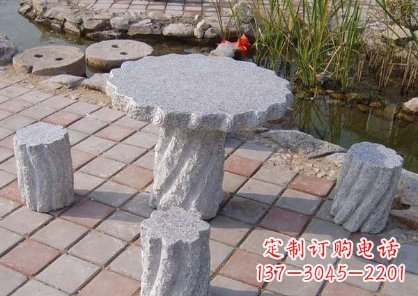 烟台公园石桌凳雕塑