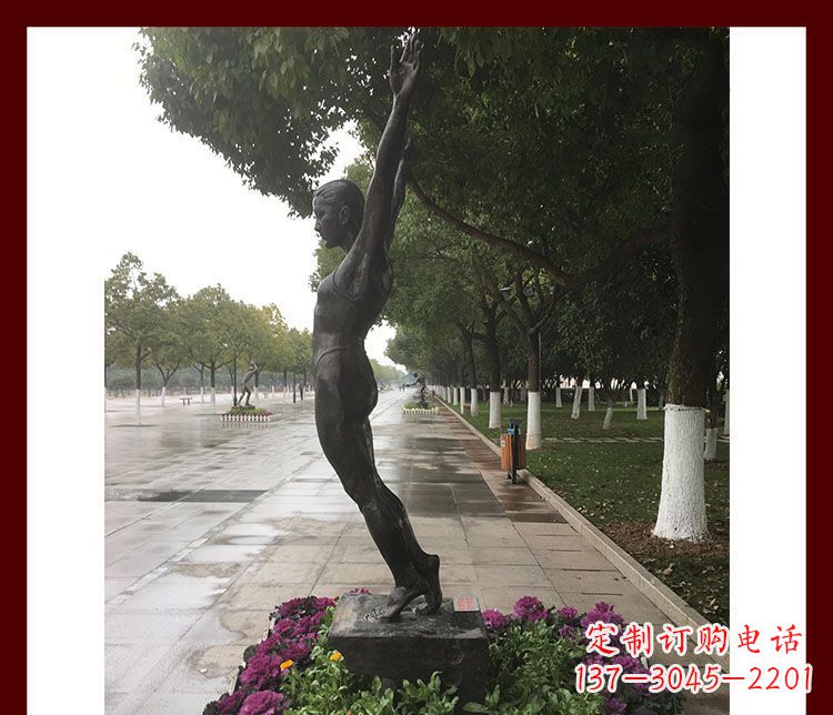 烟台公园跳水运动员铜雕