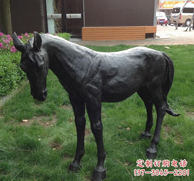 烟台大型雕塑装置——马雕塑