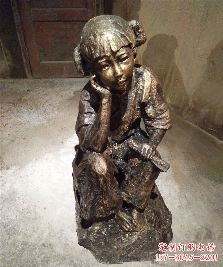 烟台童真美丽的小女孩铜雕