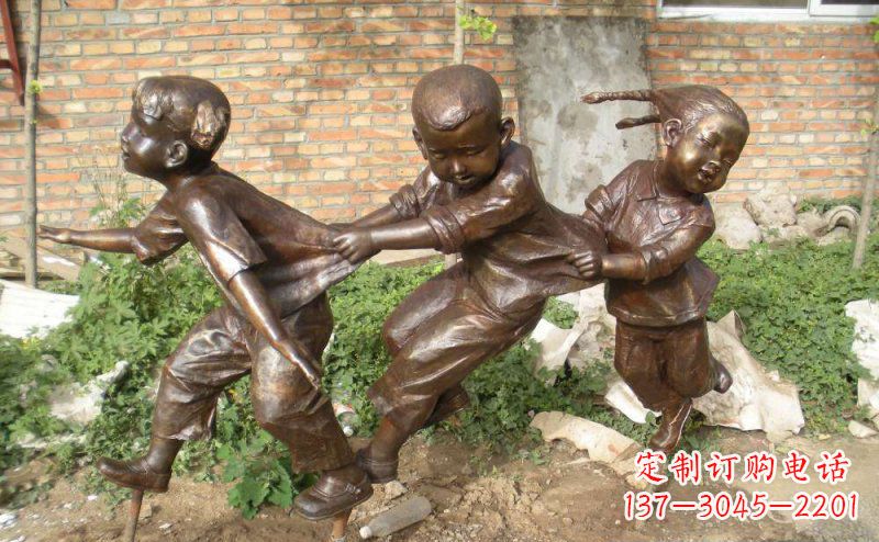 烟台铜雕老鹰—勇捕小鸡的动态展示