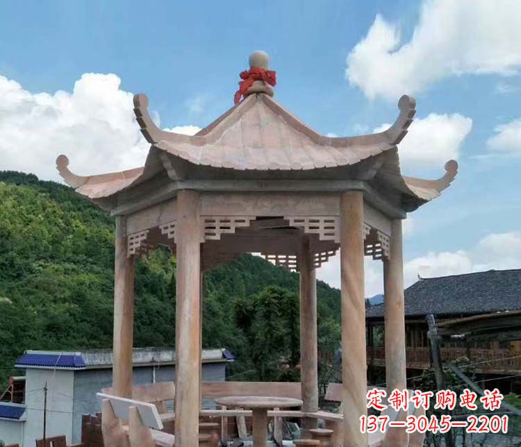 烟台一流的公园晚霞红六角石雕凉亭