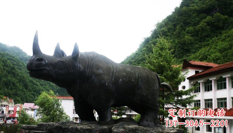 烟台公园犀牛石雕