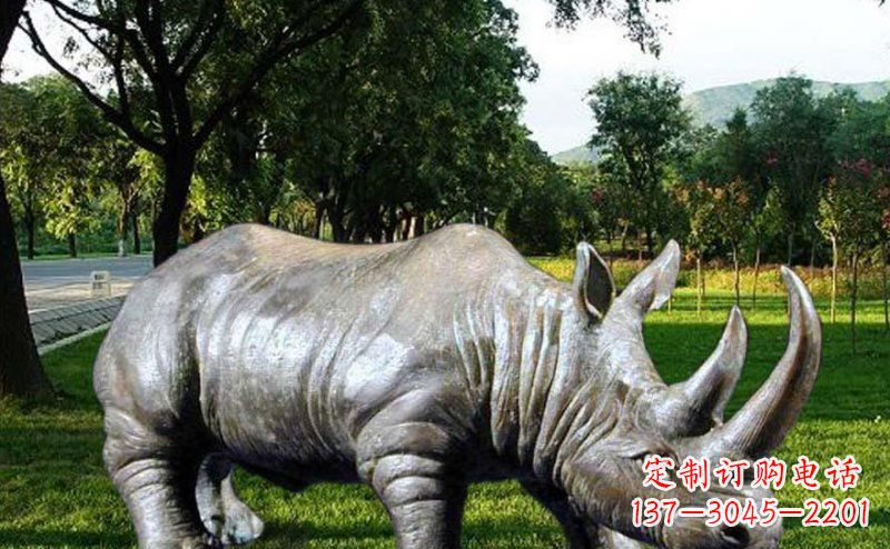 烟台公园犀牛玻璃钢