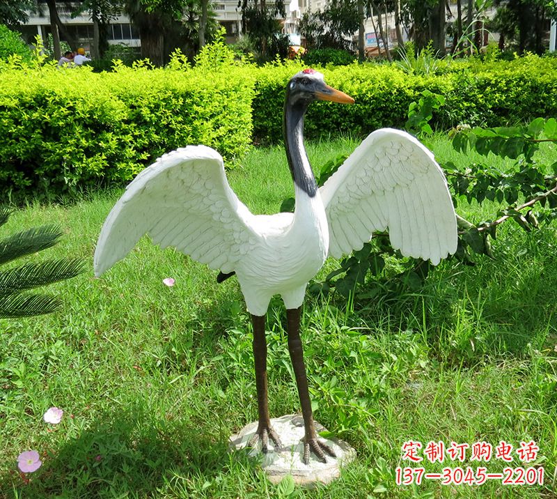 烟台中领雕塑精美的仙鹤雕塑