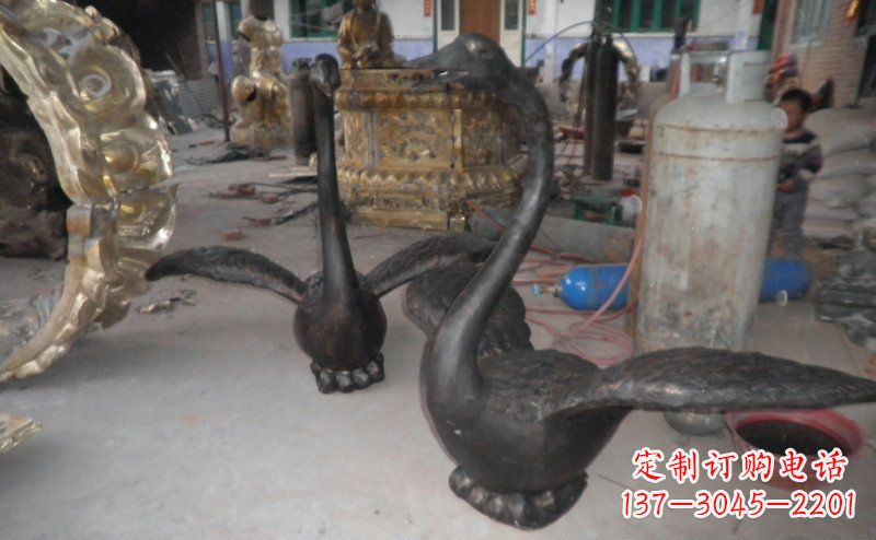 烟台汇聚灵性的仙鹤塑像