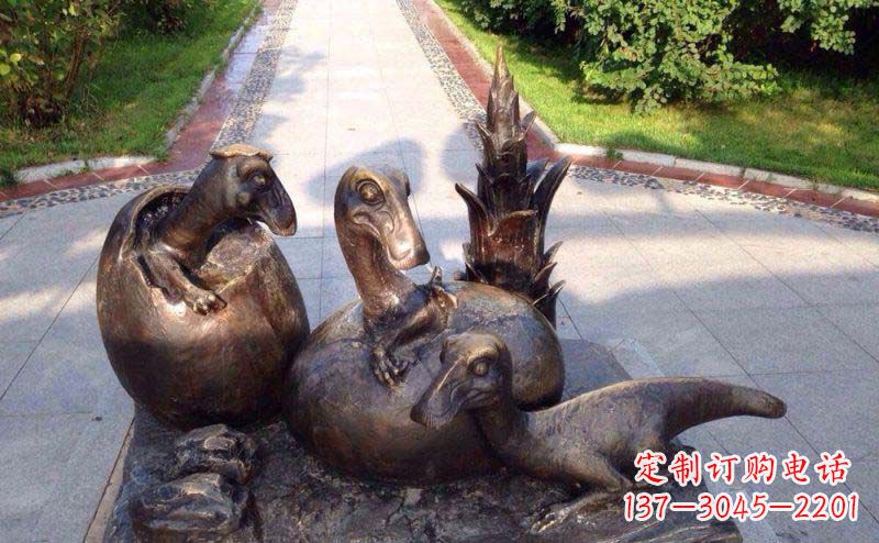 烟台公园小恐龙景观铜雕