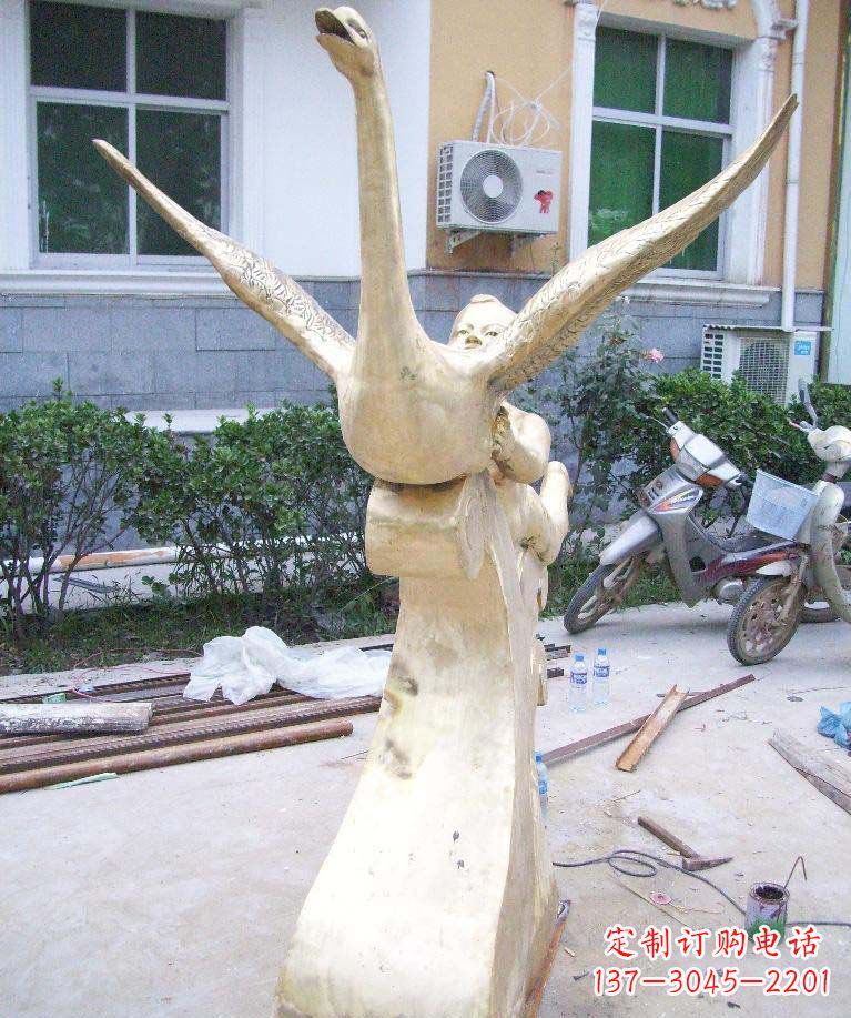 烟台孩子与天鹅·梦幻铜雕