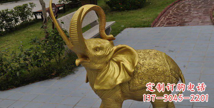 烟台呈现自然之美的小象铜雕