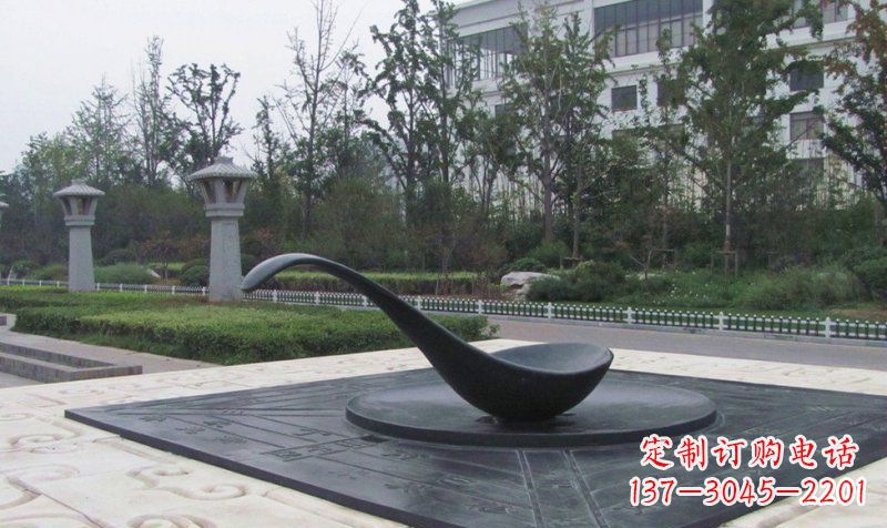 烟台中领雕塑指南针铜雕——定制你的独特景观