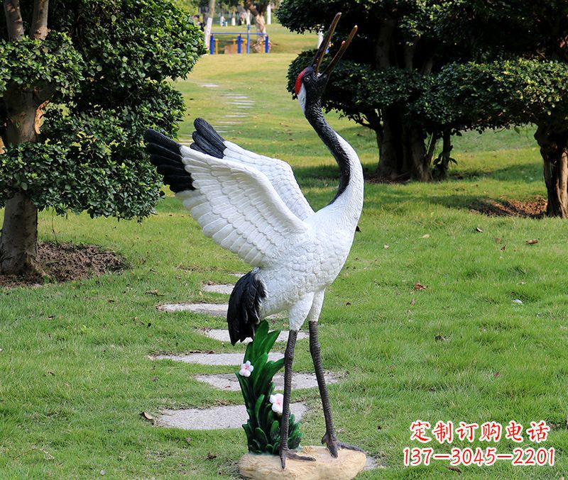烟台古典仙鹤雕塑,融入神秘风语