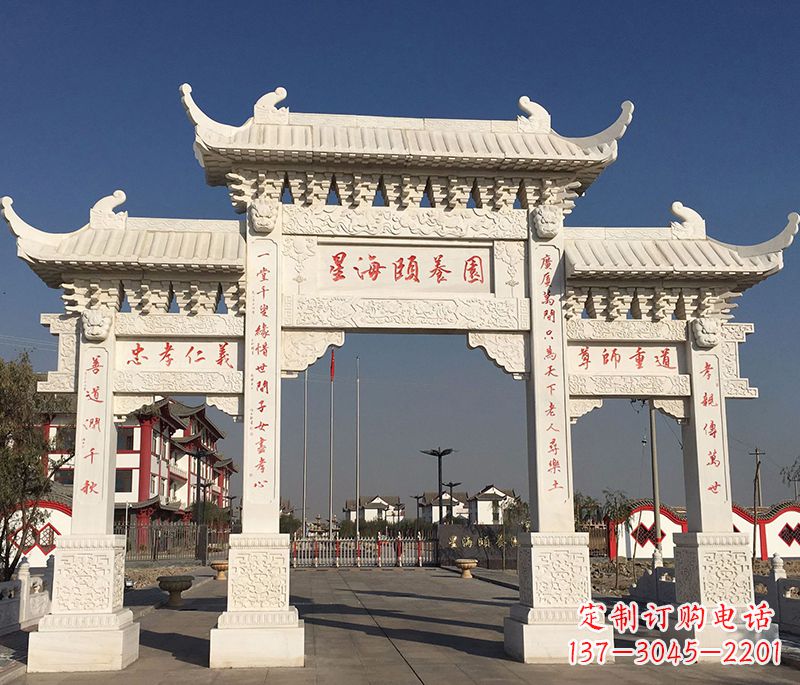 烟台古典牌坊浮雕柱子