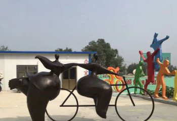 烟台青春无悔，精致自行车雕塑