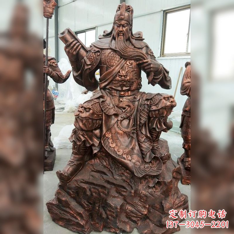 烟台文化历史写照:关羽夜读春秋雕塑