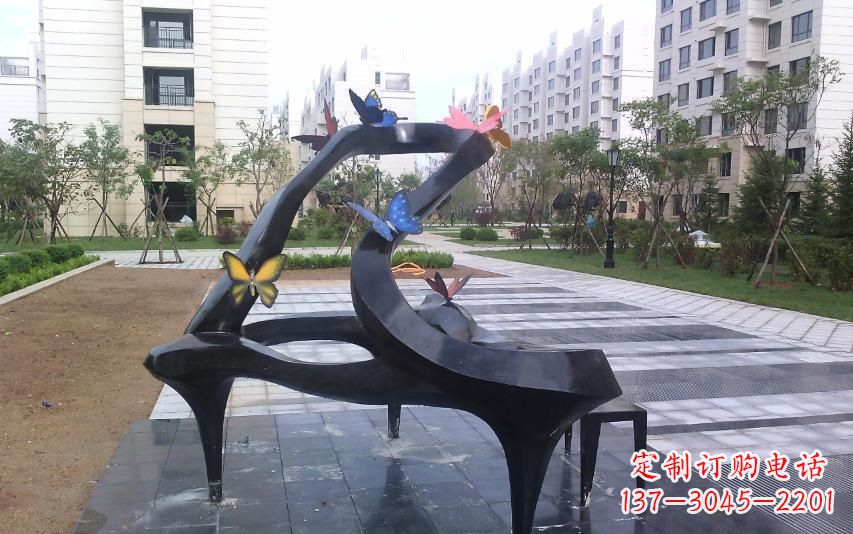 烟台广场不锈钢抽象钢琴雕塑