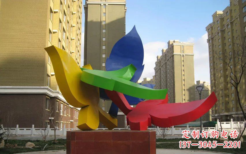 烟台造型精美的不锈钢树叶雕塑