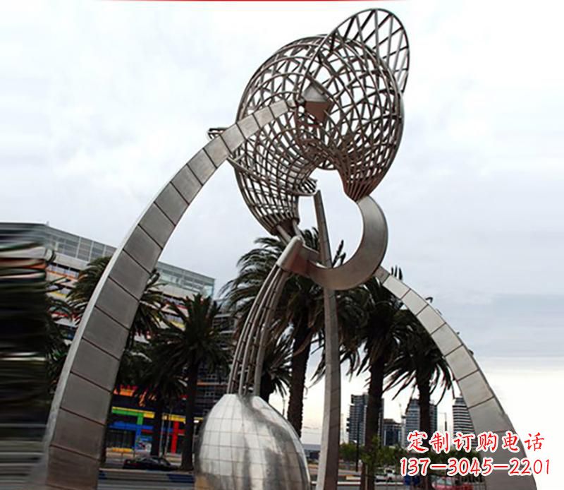烟台汇聚海洋精髓,深邃且富有艺术感的不锈钢海螺雕塑