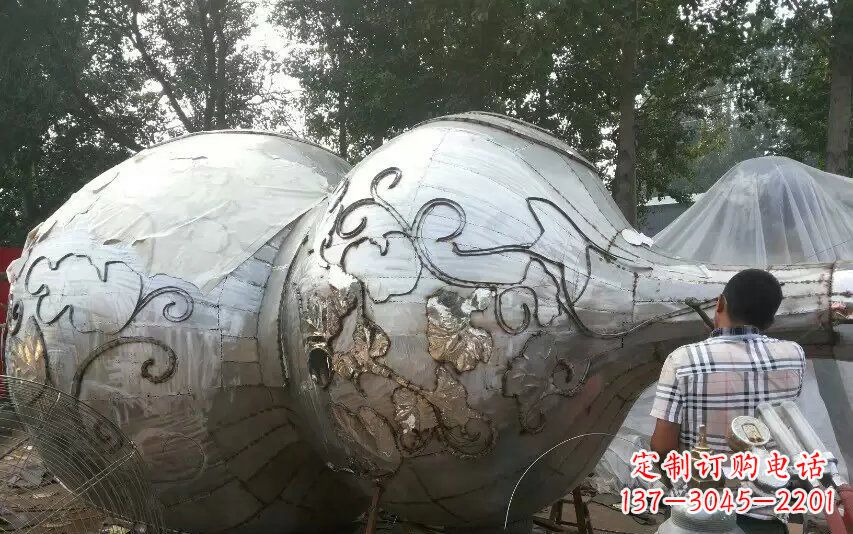 烟台分外精美的不锈钢葫芦雕塑