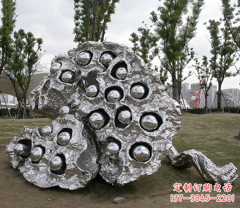 烟台中领雕塑出品:高端不锈钢莲蓬雕塑