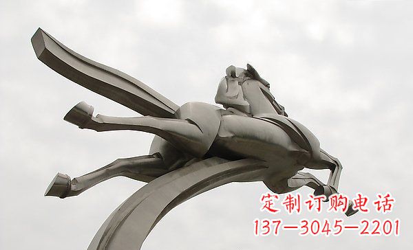 烟台中领雕塑:高精度不锈钢一马当先雕塑