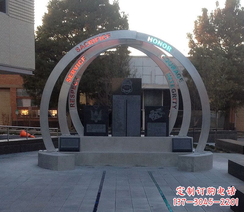 烟台广场不锈钢圆环雕塑