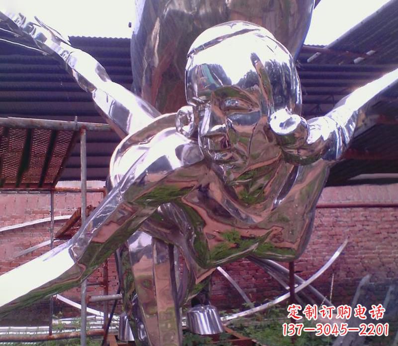 烟台广场不锈钢运动员雕塑