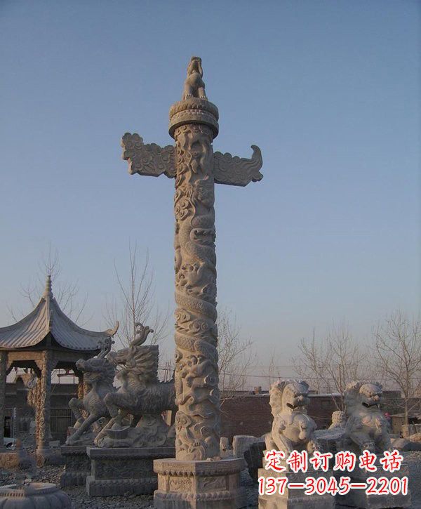 烟台动感华表雕塑,为广场增添艺术魅力