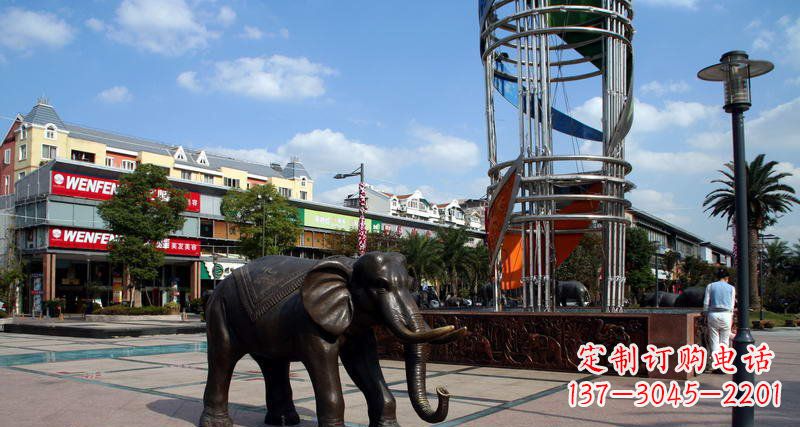 烟台广场大象动物铜雕