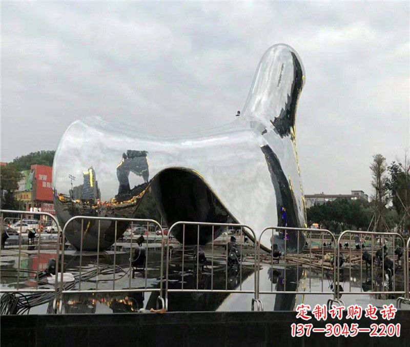 烟台中领雕塑推出一款精美的抽象鸽子雕塑,专为…