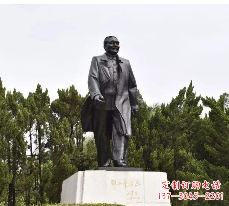烟台尊贵经典,中国历史巨人邓小平铜雕