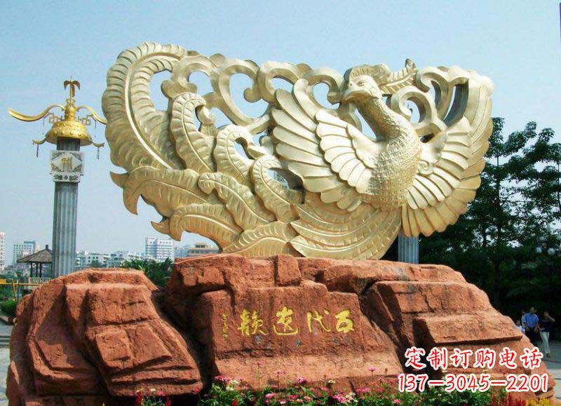 烟台广场凤凰景观铜雕