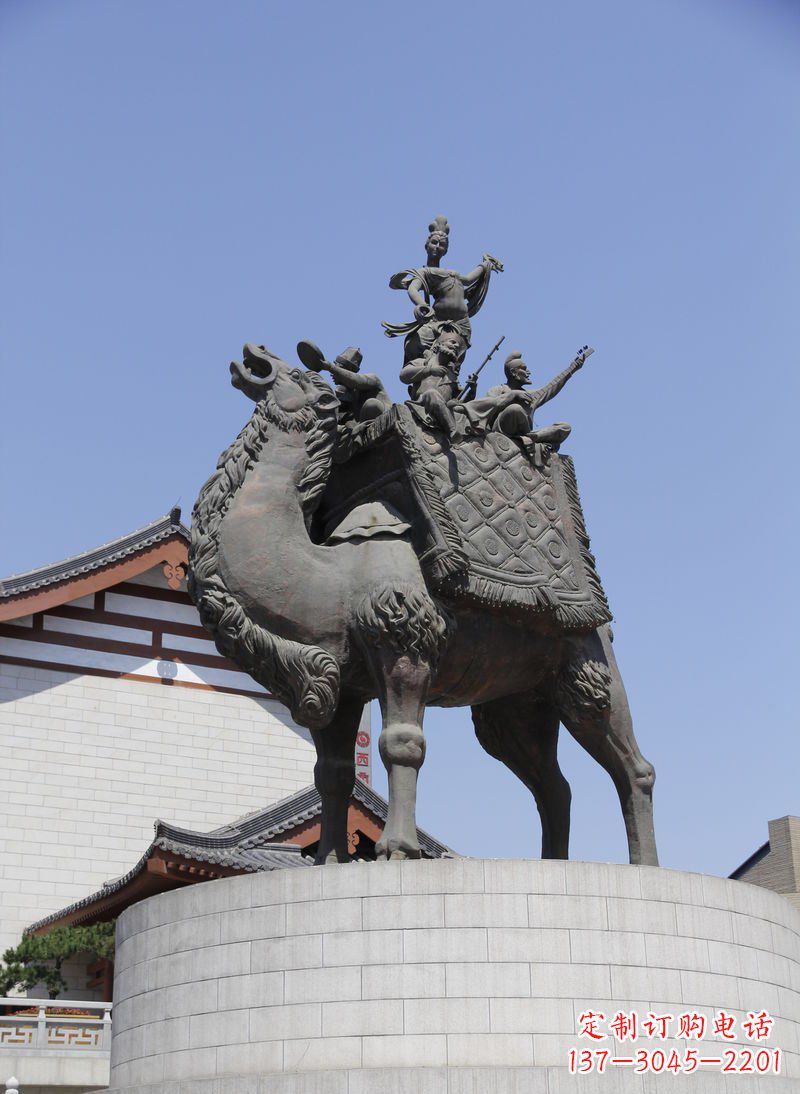 烟台中领雕塑:古代人物骑骆驼铜雕