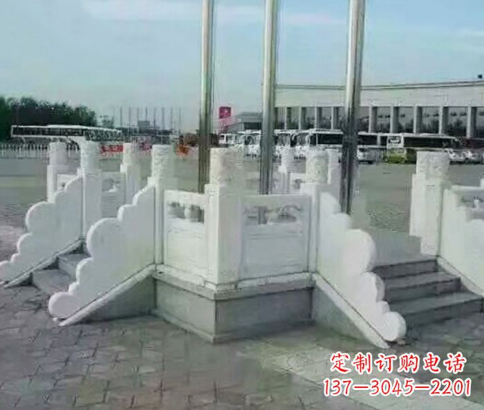 烟台中领雕塑提供绚丽升旗台石雕,一种标志性的…