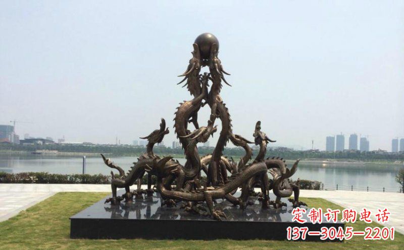 烟台广场九龙不锈钢雕塑