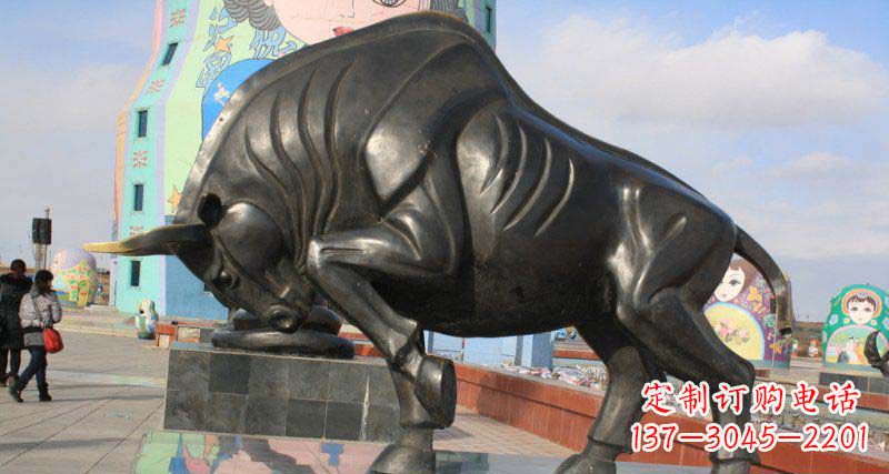 烟台广场开荒牛动物铜雕
