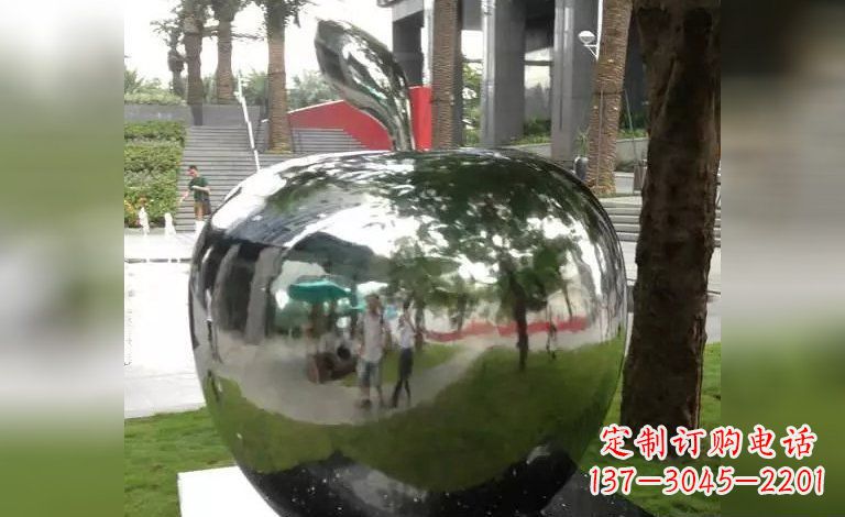 烟台广场苹果不锈钢雕塑