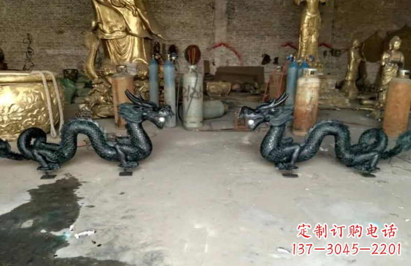 烟台广场青铜双龙戏珠雕塑