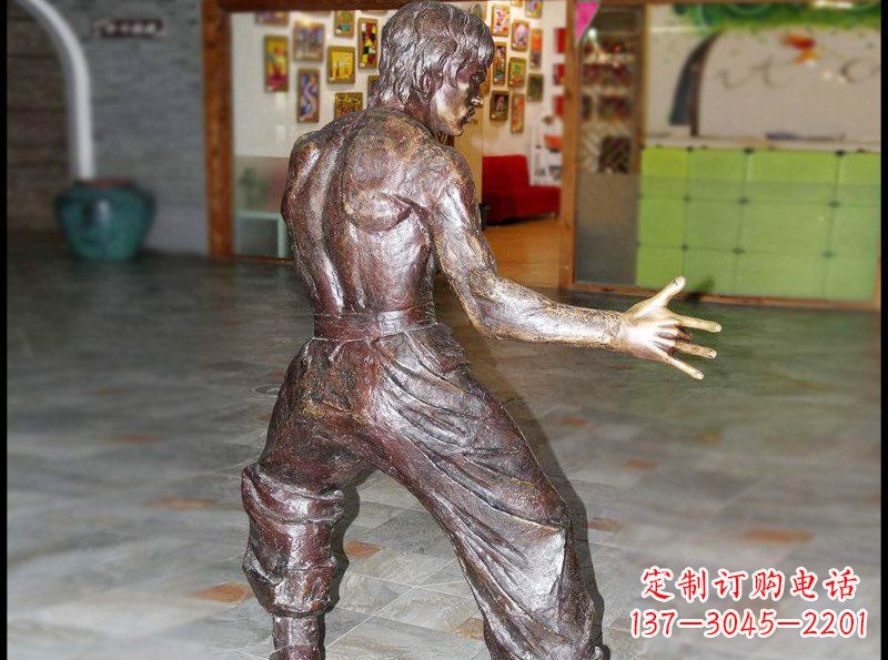 烟台精致铜制李小龙雕塑,雕刻细腻精美