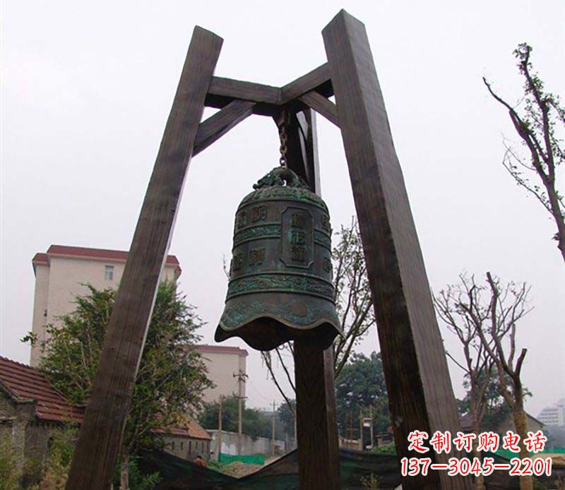 烟台广场铜钟雕塑 (2)