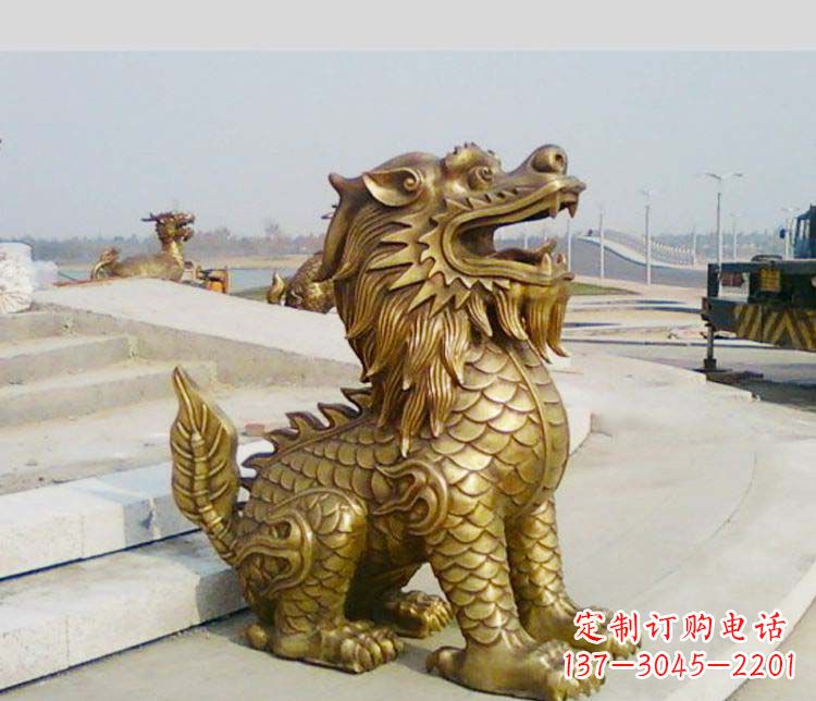 烟台狮子雕塑:象征力量,令人肃然起敬