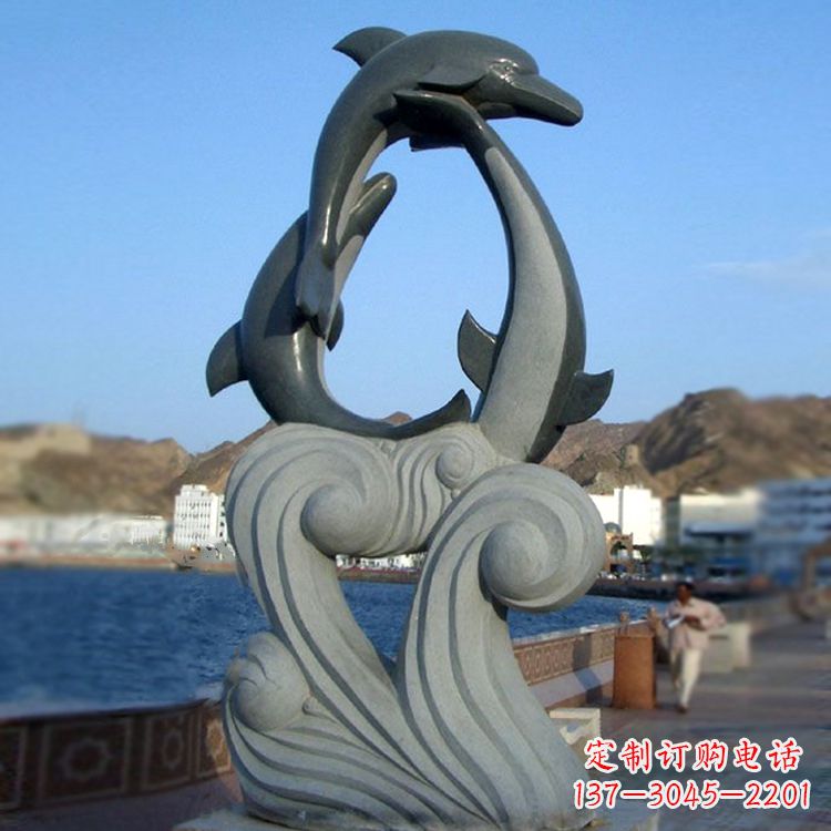 烟台欣赏海豚石雕塑的美丽