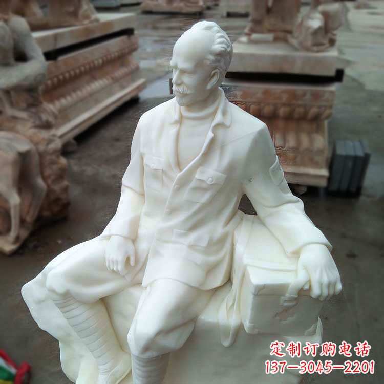 烟台经典白求恩坐姿雕塑