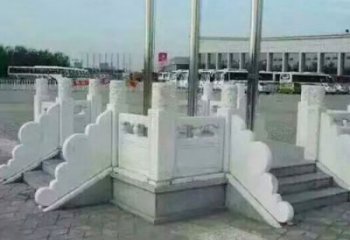 烟台中领雕塑提供绚丽升旗台石雕，一种标志性的…