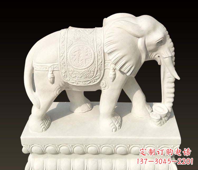 烟台汉白玉吉祥如意鼻卷元宝的大象石雕